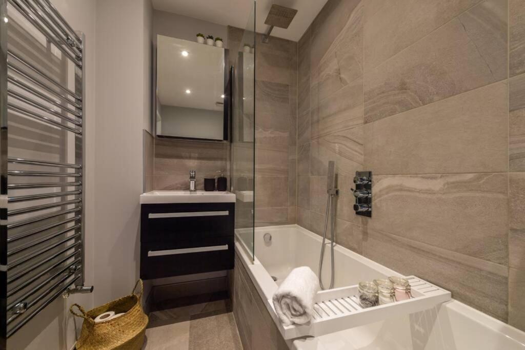 Roseland Apartment 1 อารันเดล ภายนอก รูปภาพ